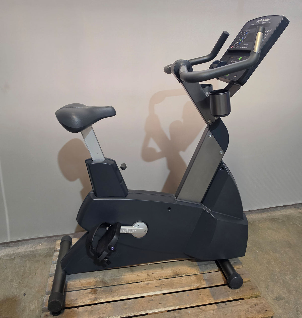 Life Fitness Ergometer Lifecycle, Integrity Serie, LED Konsole, Anthrazit - gebraucht - überholter Zustand, kleine optische Stellen am Display