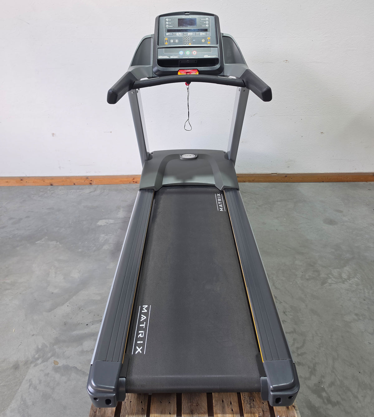 Matrix T3X Laufband, Neues Modell, LED Display, gebraucht - überholter Zustand