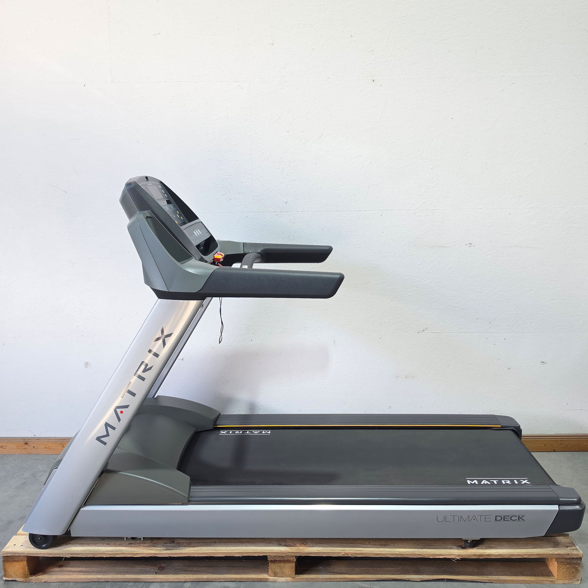 Matrix T3X Laufband, Neues Modell, LED Display, gebraucht - überholter Zustand