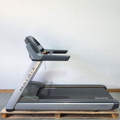 Matrix T3X Laufband, Neues Modell, LED Display, gebraucht - überholter Zustand