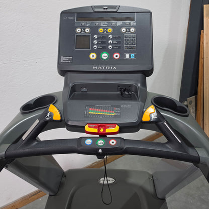 Matrix T5X Treadmill, new model, LED display, used - refurbished condition incl. new running belt