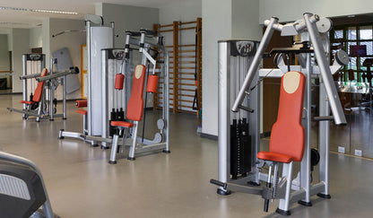 BH Fitness Gerätepark, Strength Line, 3 Jahre alt, gebraucht, Rahmen silber, Polster Orange/Braun