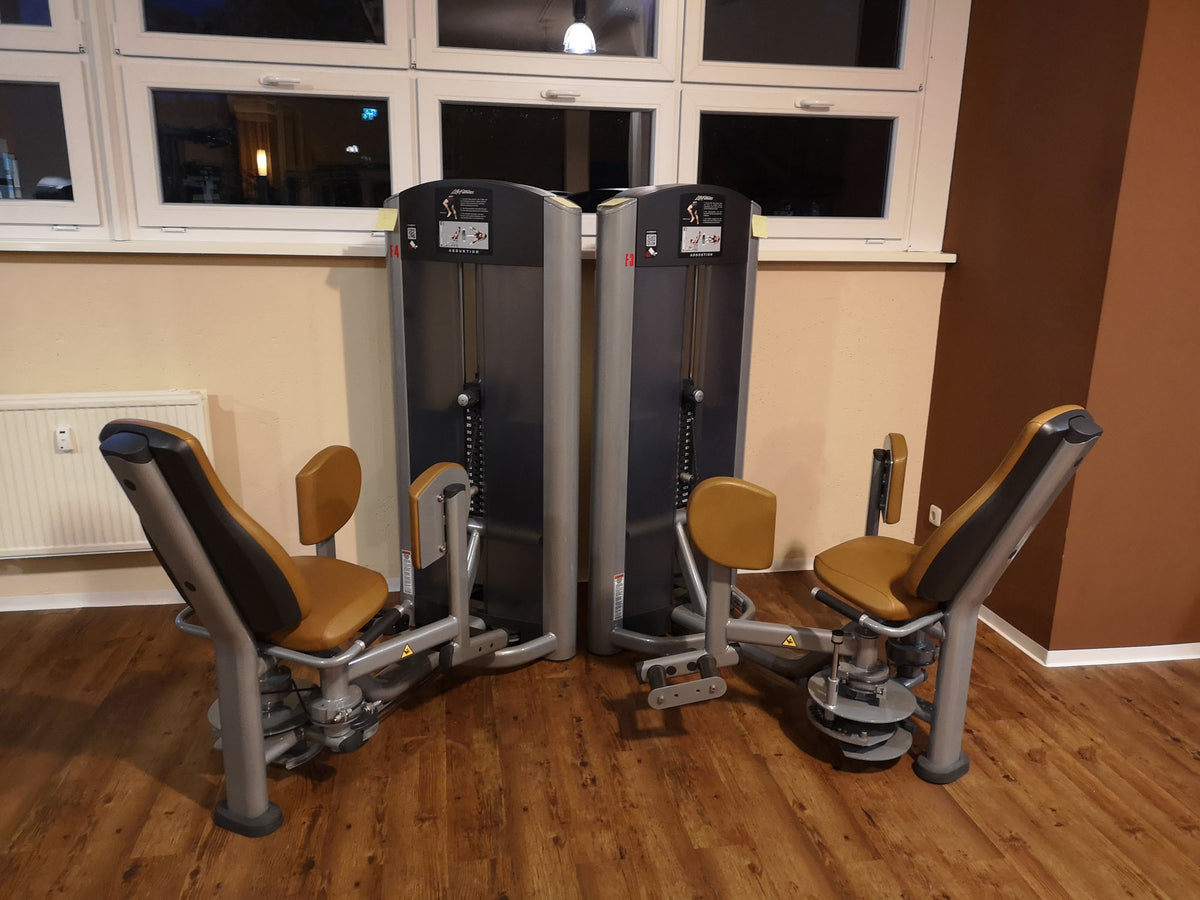 Life Fitness & Hammer Strength - 93 Fitnessgeräte - Kraftgeräte, Cardiogeräte, Plate loaded Geräte, Bänke etc - komplettes Fitnessstudio - gebraucht - TOP Zustand
