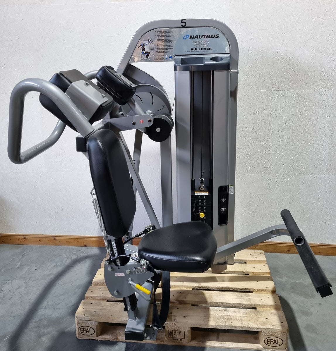 Nautilus Nitro EVO und Plus Serie - Kraftgeräte Set - 23 Fitnessgeräte und 3 Bänke im Set - gebraucht - TOP Zustand