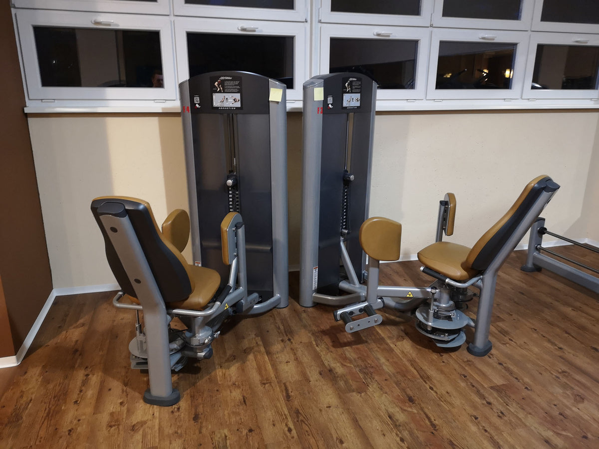 Life Fitness & Hammer Strength - 93 Fitnessgeräte - Kraftgeräte, Cardiogeräte, Plate loaded Geräte, Bänke etc - komplettes Fitnessstudio - gebraucht - TOP Zustand