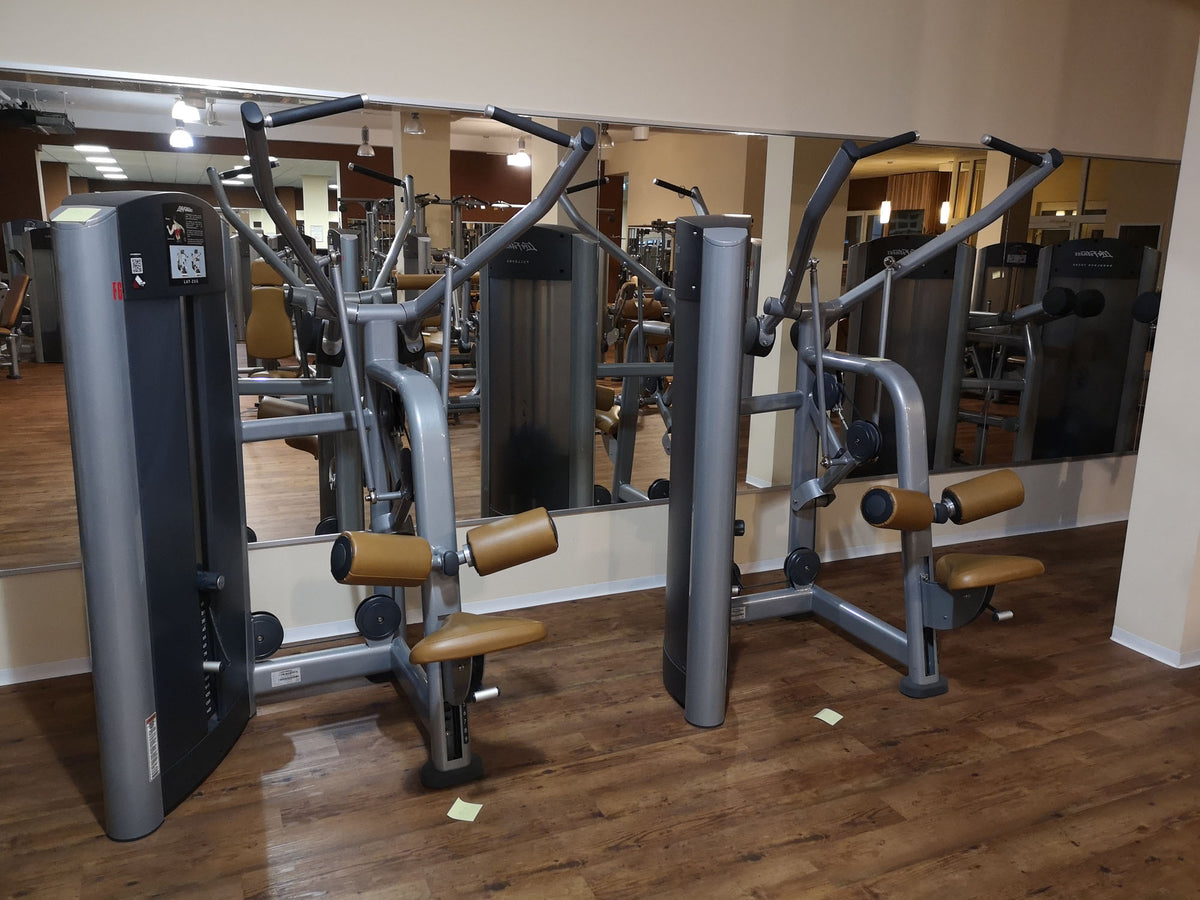 Life Fitness & Hammer Strength - 93 Fitnessgeräte - Kraftgeräte, Cardiogeräte, Plate loaded Geräte, Bänke etc - komplettes Fitnessstudio - gebraucht - TOP Zustand