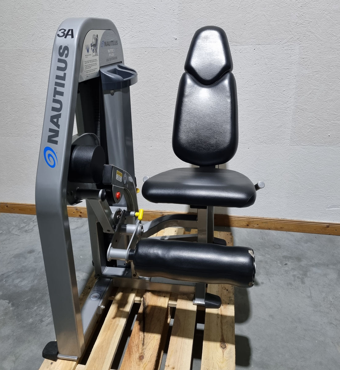 Nautilus Nitro EVO und Plus Serie - Kraftgeräte Set - 23 Fitnessgeräte und 3 Bänke im Set - gebraucht - TOP Zustand