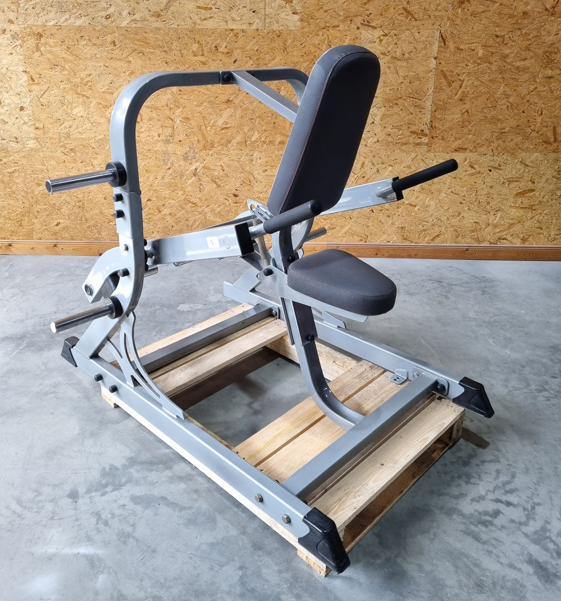 Plate loaded Set, 11 Kraftgeräte, Hammer Strength Nachbau, gebraucht - geprüfter Zustand