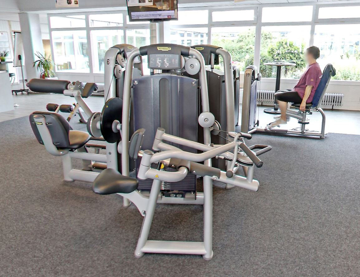 TechnoGym 10 Kraftgeräte im Set, Isocontrol Displays, Selection Line, Neue Version mit Plastikverkleidungen, gebraucht - überholter Zustand