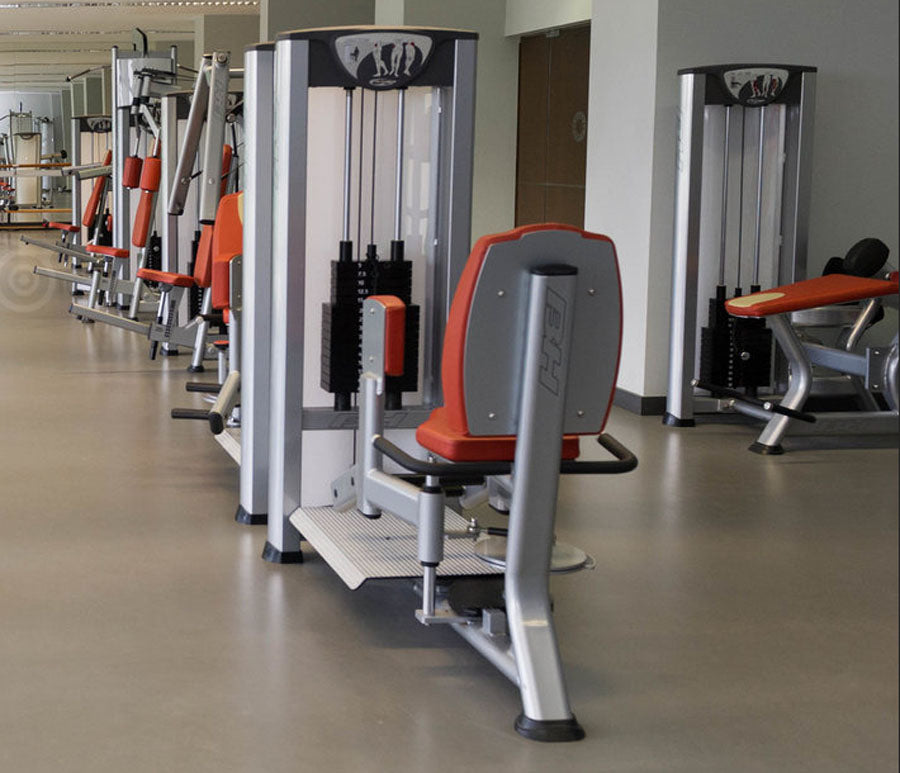 BH Fitness Gerätepark, Strength Line, 3 Jahre alt, gebraucht, Rahmen silber, Polster Orange/Braun