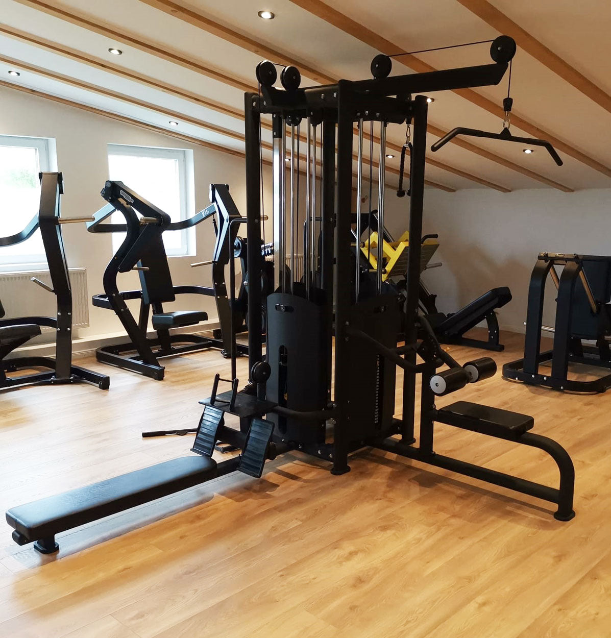 DankSport 4 Stationenturm, 4 Stack Multi Station Tower, 1x Latzug, 1x Rudern, 1x Seilzug von Oben, 1x Kabelzug höhenverstellbar - 120 und 100kg Gewichtsblöcke - Silber und Schwarz - NEU