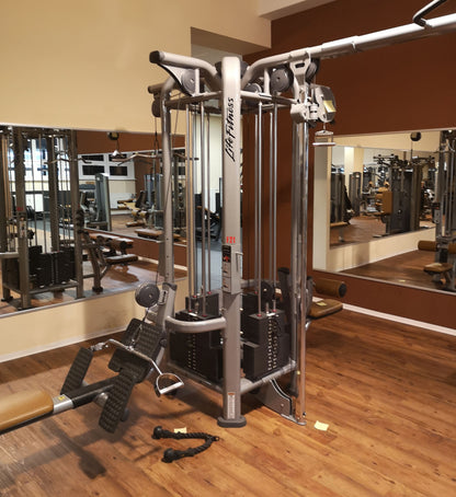 Life Fitness & Hammer Strength - 93 Fitnessgeräte - Kraftgeräte, Cardiogeräte, Plate loaded Geräte, Bänke etc - komplettes Fitnessstudio - gebraucht - TOP Zustand