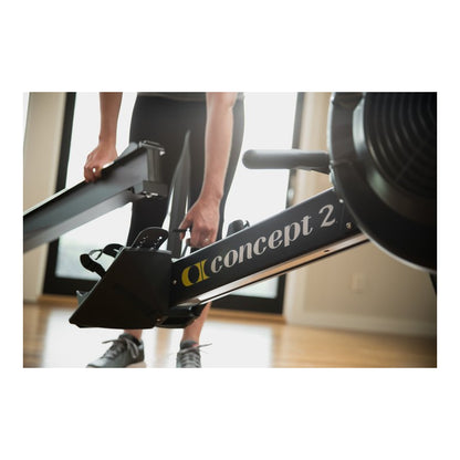 Concept2 Rudergerät RowErg mit Standardbeinen und PM5 Monitor - Farbe Schwarz - NEU