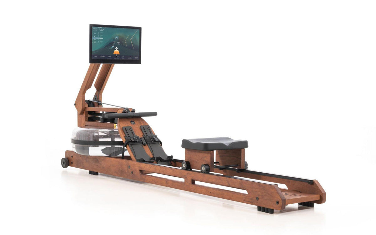 Rudergerät mit Bildschirm und Holzrahmen, Marke WaterRower sichtbar.