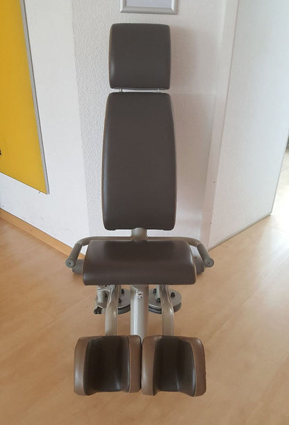 TechnoGym Easy Line Zirkel, 8 Geräte, Gestelle silbergrau, Polster braun, gebraucht