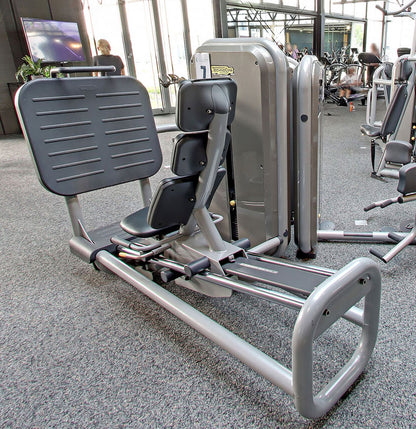 TechnoGym 13 Kraftgeräte im Set, Element Line Serie, gebraucht - überholter Zustand