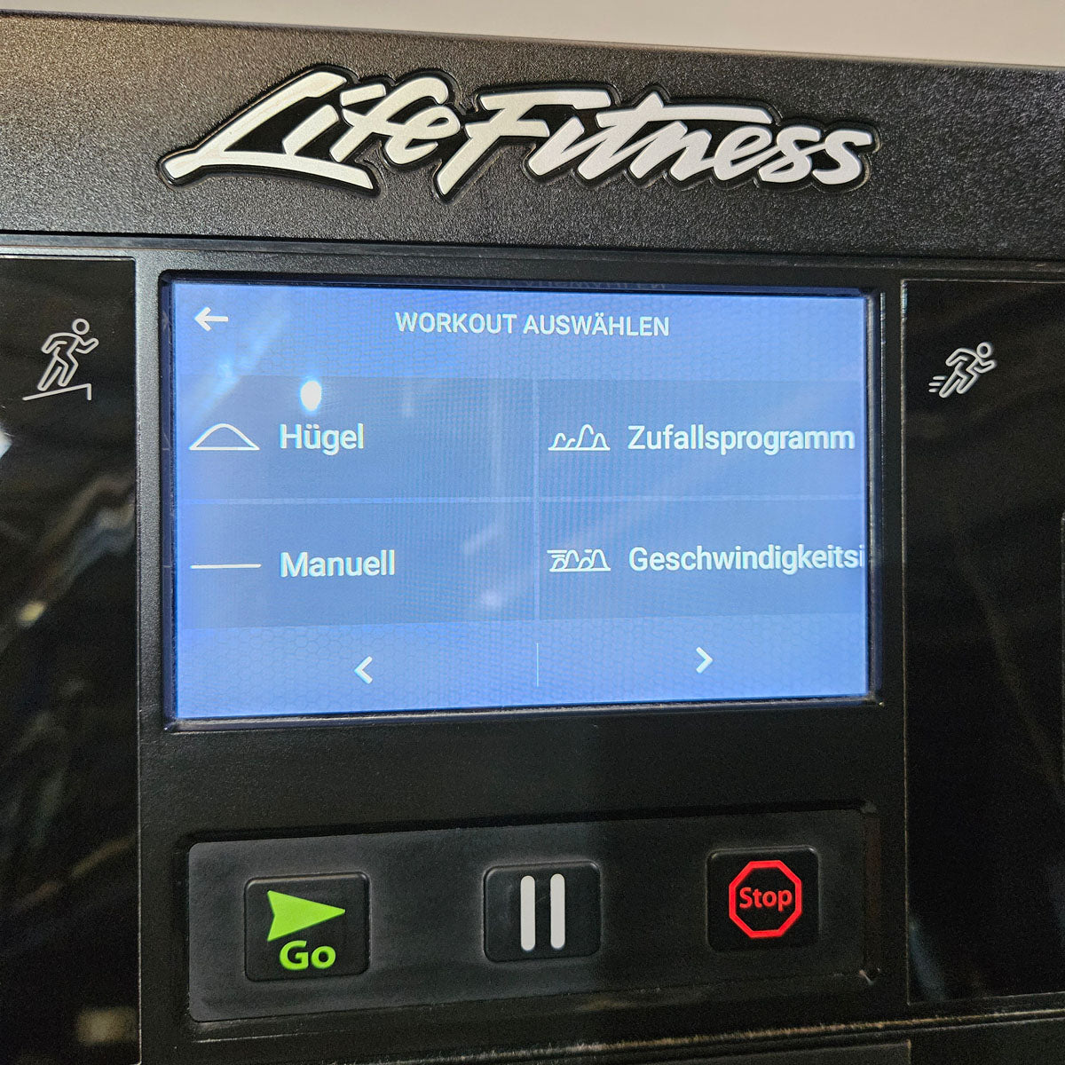 Cardio equipment set 8 pieces from Life Fitness, Integrity X, new models, 2 treadmills, 2 cross trainers, 2 ergometers and 2 recumbents etc., used - refurbished condition