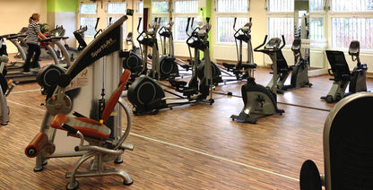 SportsArt Existenzgründerpaket - Kraftgeräte, Cardiogeräte, Zirkel, Hantelbänke etc - komplette Fitnessstudio Ausstattung - gebraucht, überholter Zustand