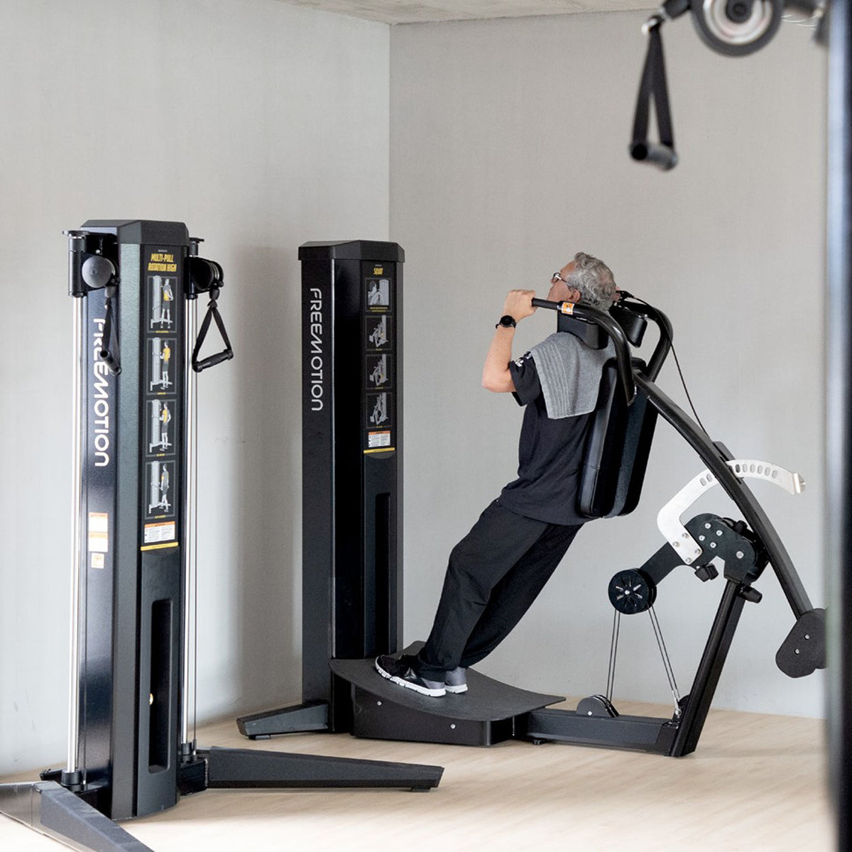 Freemotion Genesis Kraftgeräte Set, 10 Bilaterale Kabelzug Fitnessgeräte, Baujahr 2019 und 2020 - auch als Zirkel nutzbar, Made in USA - gebraucht - Neuwertiger Zustand