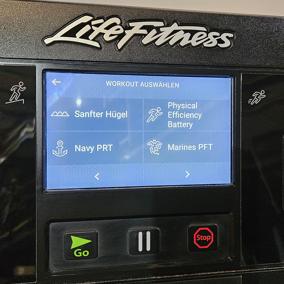 Cardio equipment set 8 pieces from Life Fitness, Integrity X, new models, 2 treadmills, 2 cross trainers, 2 ergometers and 2 recumbents etc., used - refurbished condition
