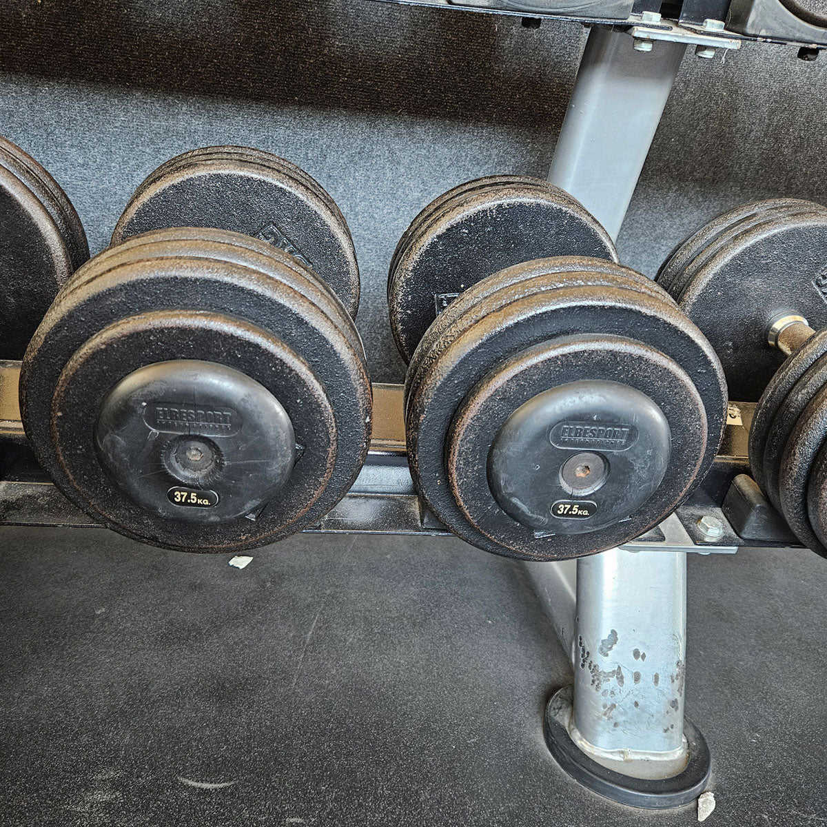 ElbeSport cast iron dumbbell set from 2.5 to 60 kg in 2.5 kg increments (24 pairs) Oldschool, INCLUDING dumbbell racks, used - with signs of wear
