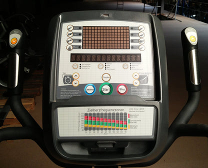 Ausdauergeräte Set 8 Stk von Matrix, junge Cardiogeräte, neue Modelle, Ascent Trainer, Laufbänder, Ergometer, Recumbent etc, gebraucht - überholter Zustand