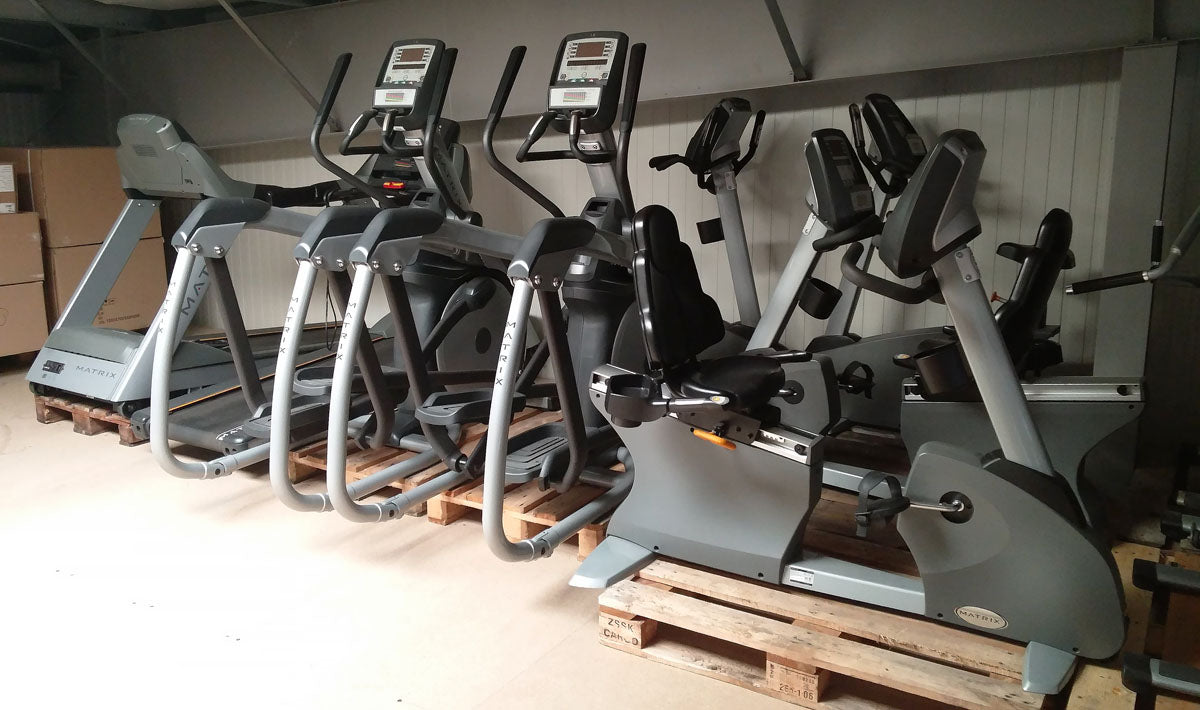 Ausdauergeräte Set 8 Stk von Matrix, junge Cardiogeräte, neue Modelle, Ascent Trainer, Laufbänder, Ergometer, Recumbent etc, gebraucht - überholter Zustand