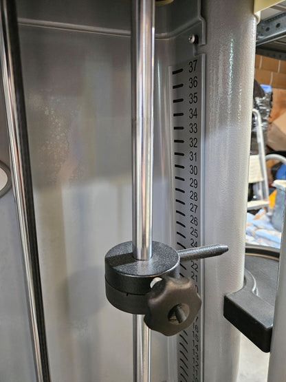 Ergo-Fit Leg Flexion 4100 S Med mit Display, Beinbeuger sitzend mit medizinischer Zulassung, MPG, Baujahr 2020, Rahmen Silber, gebraucht - überholter Zustand