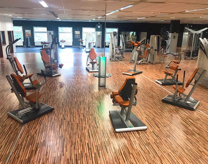 SportsArt Existenzgründerpaket - Kraftgeräte, Cardiogeräte, Zirkel, Hantelbänke etc - komplette Fitnessstudio Ausstattung - gebraucht, überholter Zustand