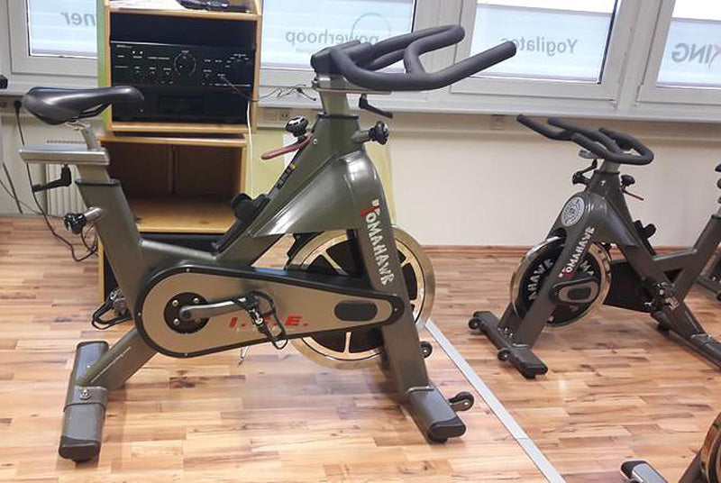 Tomahawk S-Serie Indoor Cycling, 22 Stück, mit großem Cycle Well Paket, Sonderfarbe, gebraucht - überholter Zustand