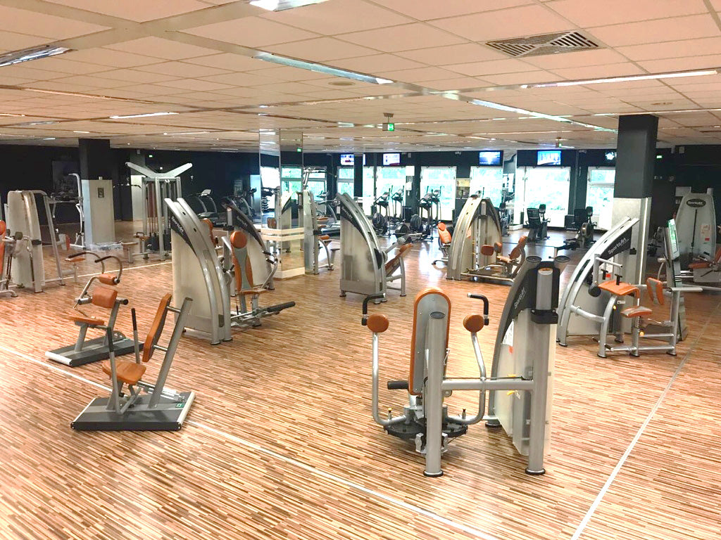 SportsArt strength training equipment - 20 strength training machines in a set, Status Series, used, refurbished
