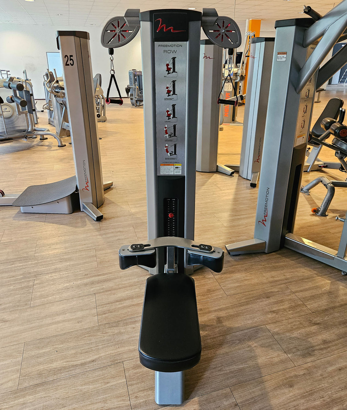 Freemotion Row G604 - Cable rowing machine, rowing machine, back strength training device from the Genesis series, frame color silver, used - refurbished condition