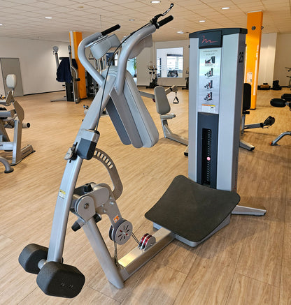Freemotion Squat G610 - Squat machine, leg strength training device from the Genesis series, frame color silver, used - refurbished condition