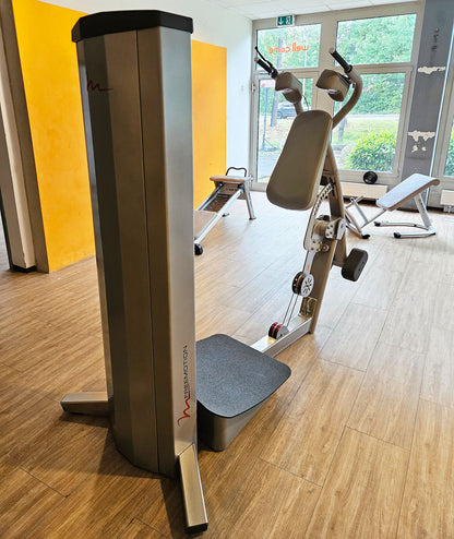 Freemotion Squat G610 - Squat machine, leg strength training device from the Genesis series, frame color silver, used - refurbished condition