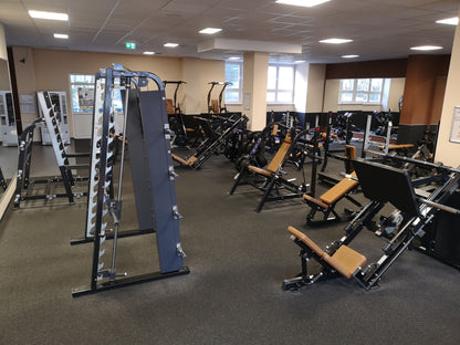Life Fitness & Hammer Strength - 93 Fitnessgeräte - Kraftgeräte, Cardiogeräte, Plate loaded Geräte, Bänke etc - komplettes Fitnessstudio - gebraucht - TOP Zustand