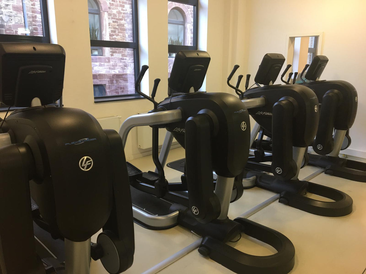 Life Fitness 18 Stk. Cardiogeräte Set, Discover SE Konsolen, Touch, gebraucht - überholter Zustand!