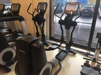 Life Fitness 18 Stk. Cardiogeräte Set, Discover SE Konsolen, Touch, gebraucht - überholter Zustand!