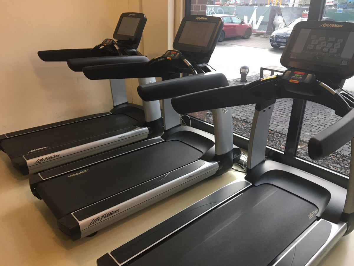 Life Fitness 18 Stk. Cardiogeräte Set, Discover SE Konsolen, Touch, gebraucht - überholter Zustand!