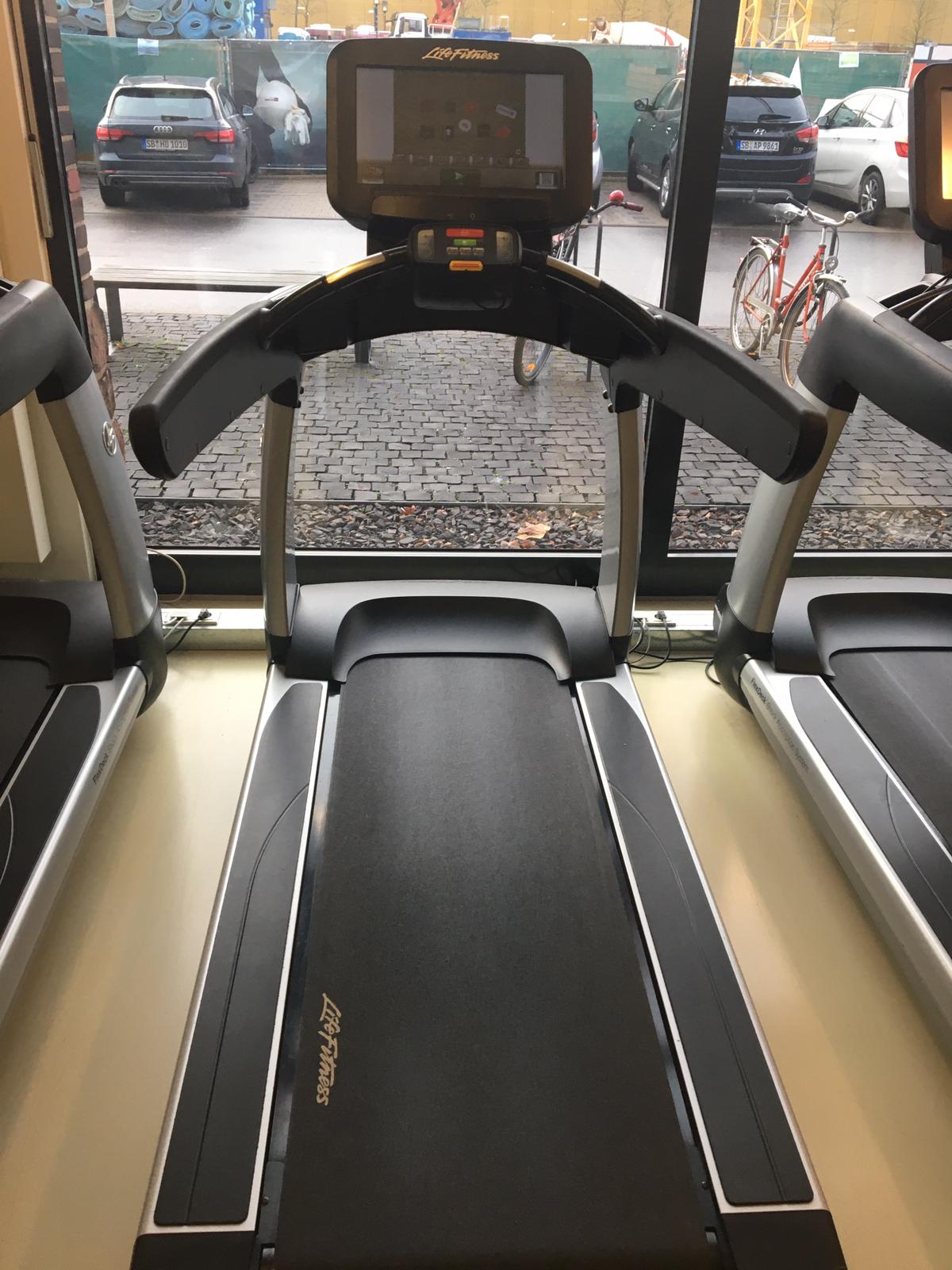 Life Fitness 18 Stk. Cardiogeräte Set, Discover SE Konsolen, Touch, gebraucht - überholter Zustand!