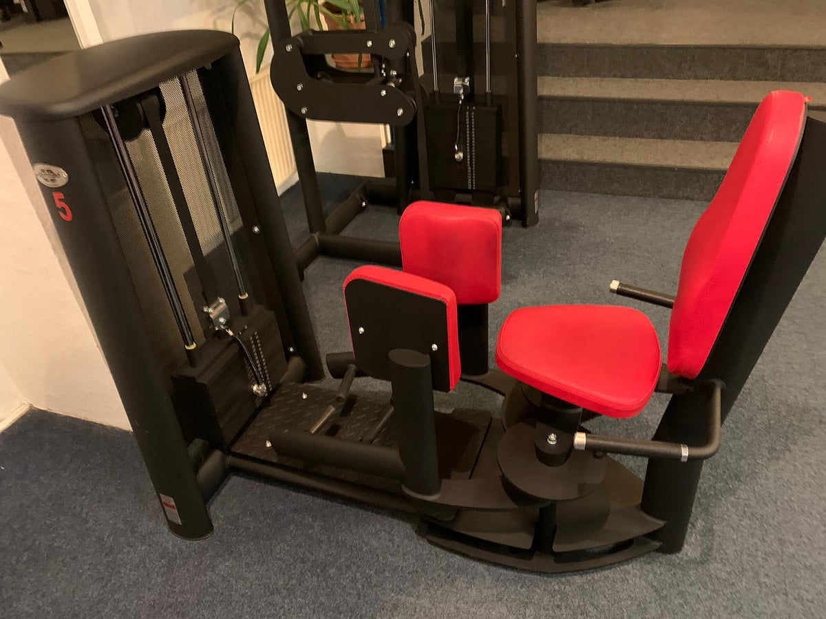 Gym80 Sygnum - 20 Kraftgeräte, 17 Bänke, Ständer, Ablagen etc - Gerätepark, Matt-Schwarz Sonderfarbe, gebraucht - Neuwertig