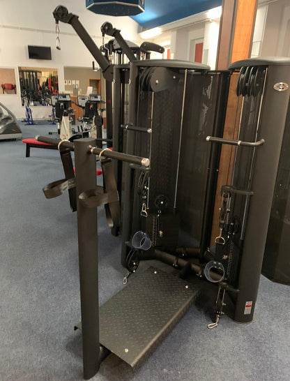 Gym80 Sygnum - 20 Kraftgeräte, 17 Bänke, Ständer, Ablagen etc - Gerätepark, Matt-Schwarz Sonderfarbe, gebraucht - Neuwertig