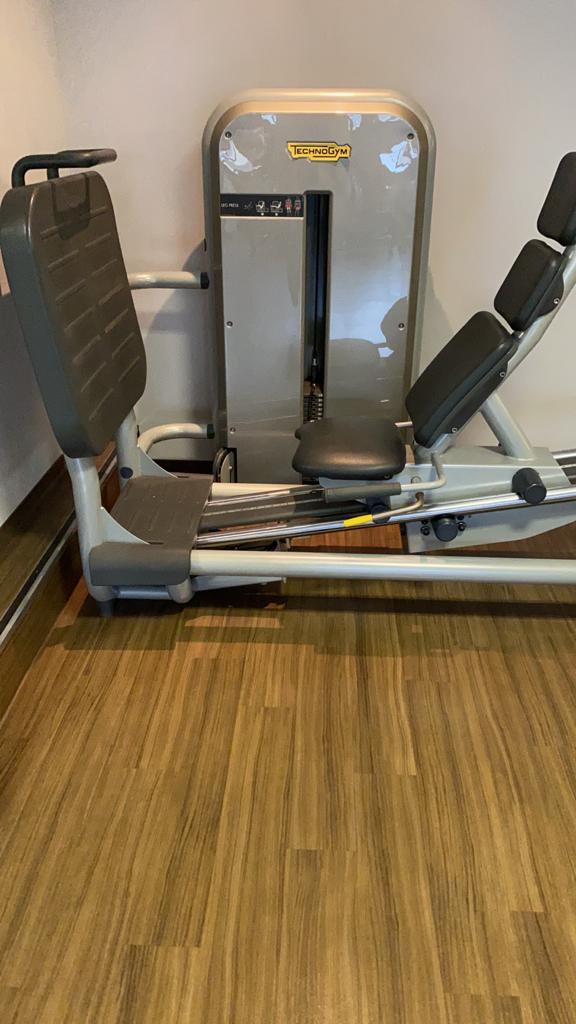 TechnoGym strength training equipment park 16 fitness machines in a set, used - refurbished condition