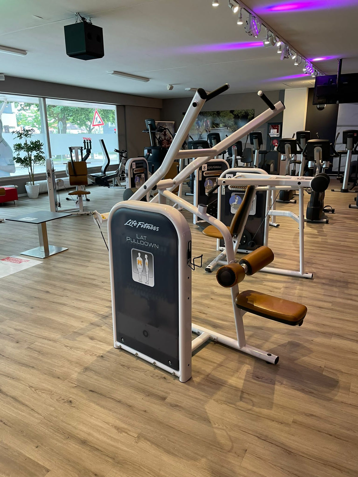 Life Fitness Circuit Serie Gerätezirkel, 10 Kraftgeräte im Set, gebraucht - überholter Zustand