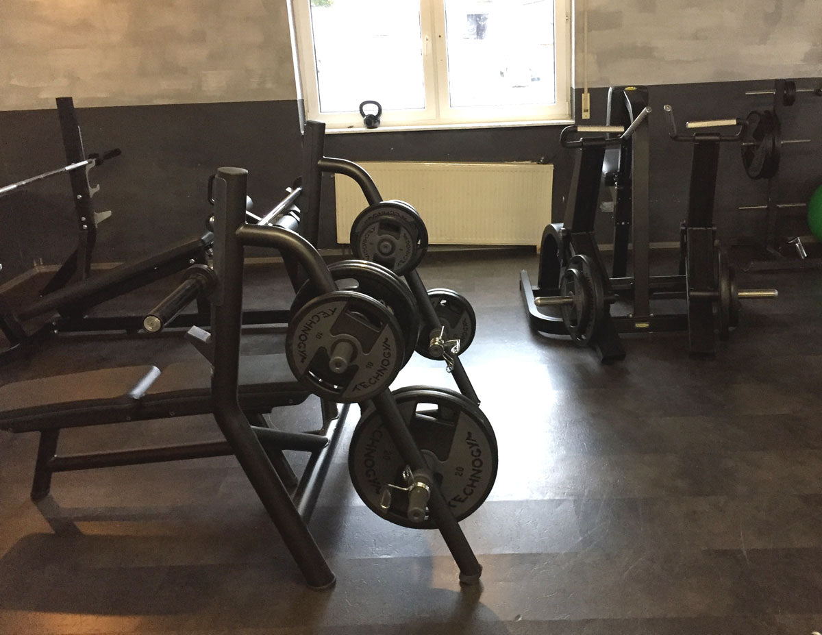 TechnoGym Pure Strength Set, 6 plate-loaded strength training machines, built in 2014, very new used fitness equipment - other equipment on request