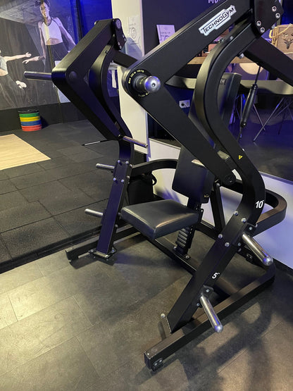 TechnoGym Pure Strength Set, 7 Plate loaded Kraftgeräte, inkl. Hantelscheiben, gebraucht - geprüfter Zustand