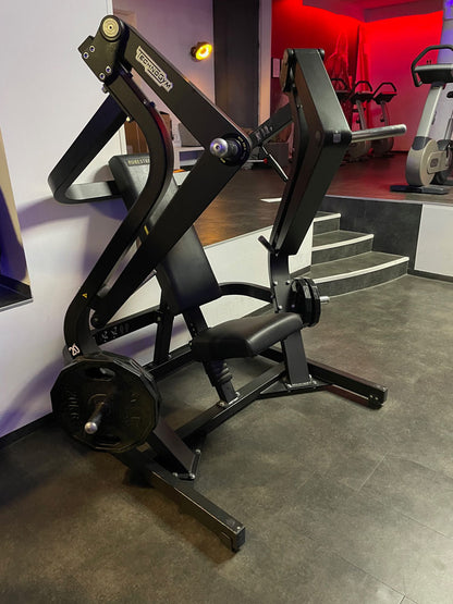 TechnoGym Pure Strength Set, 7 Plate loaded Kraftgeräte, inkl. Hantelscheiben, gebraucht - geprüfter Zustand