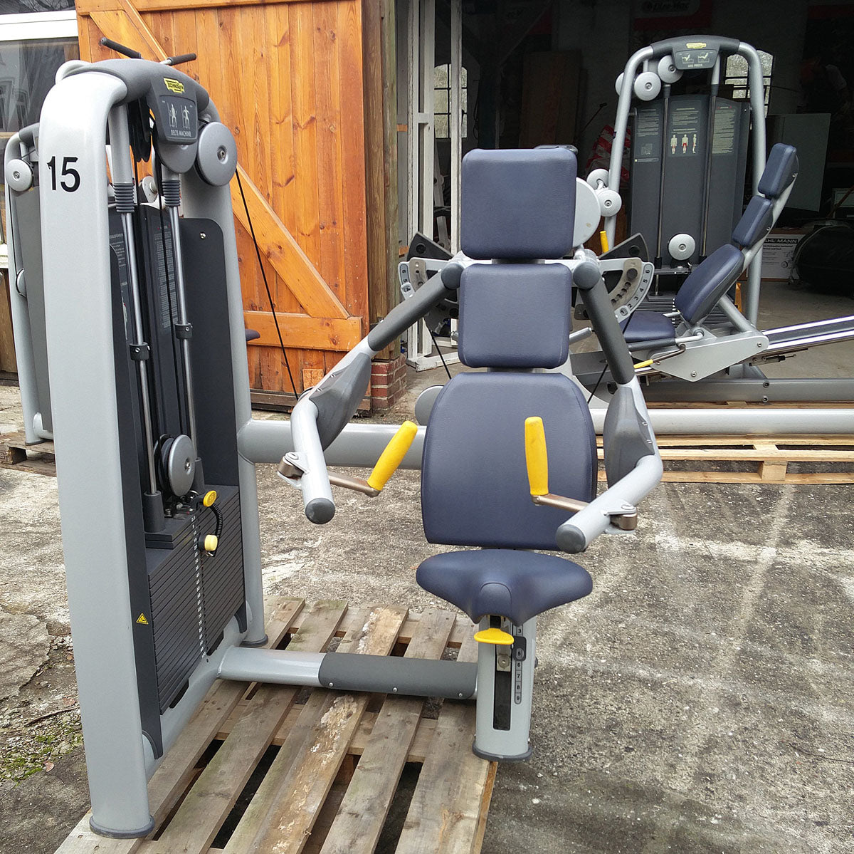 TechnoGym Selection Line Kraftgeräte Set-/Park mit 10 Fitnessgeräten, weitere Geräte auf Wunsch, gebraucht, geprüft und aufbereitet