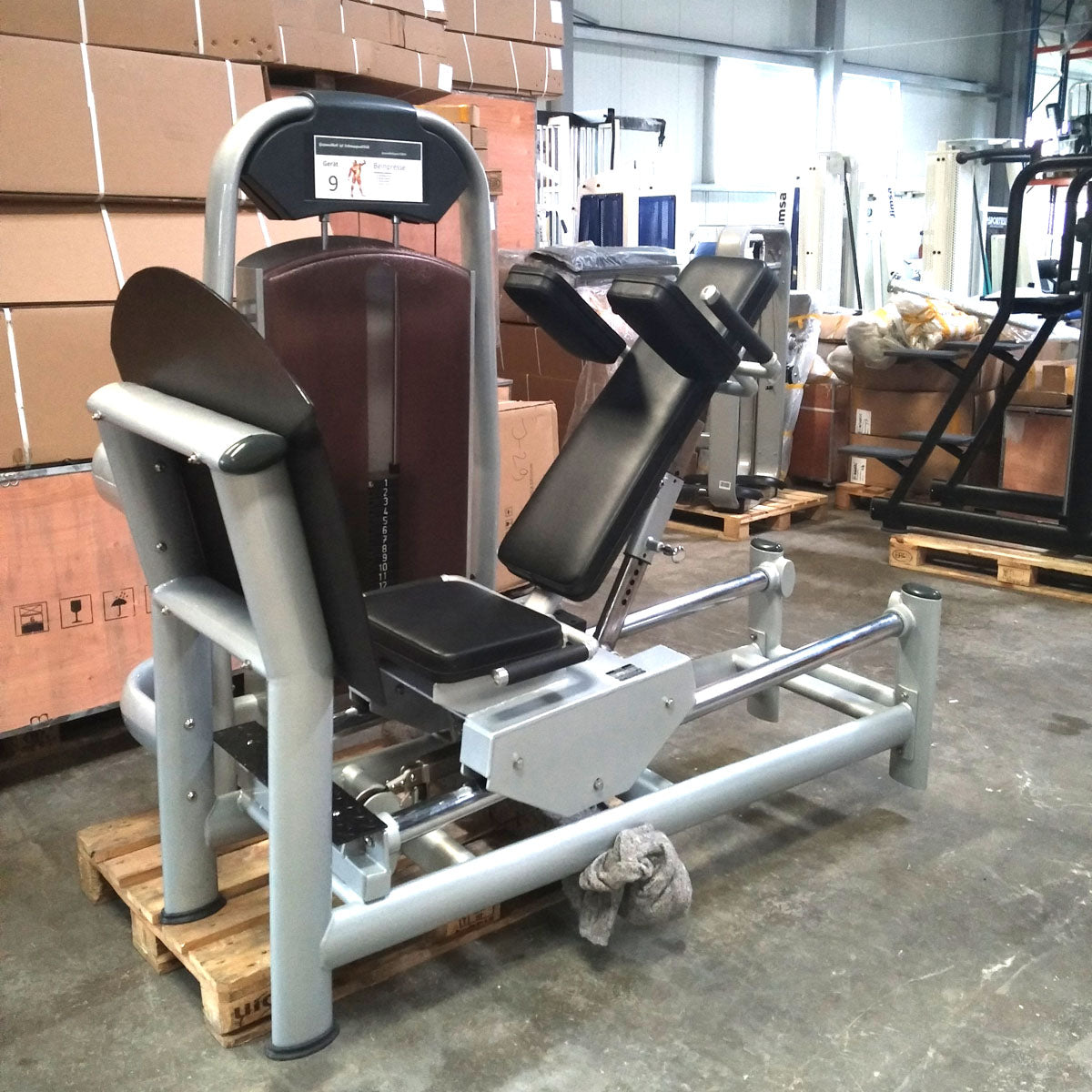 Realleader Beinpresse verstellbar, ähnlich Funktionsstemme, sitzend und liegend, Leg Press, Silber, gebraucht