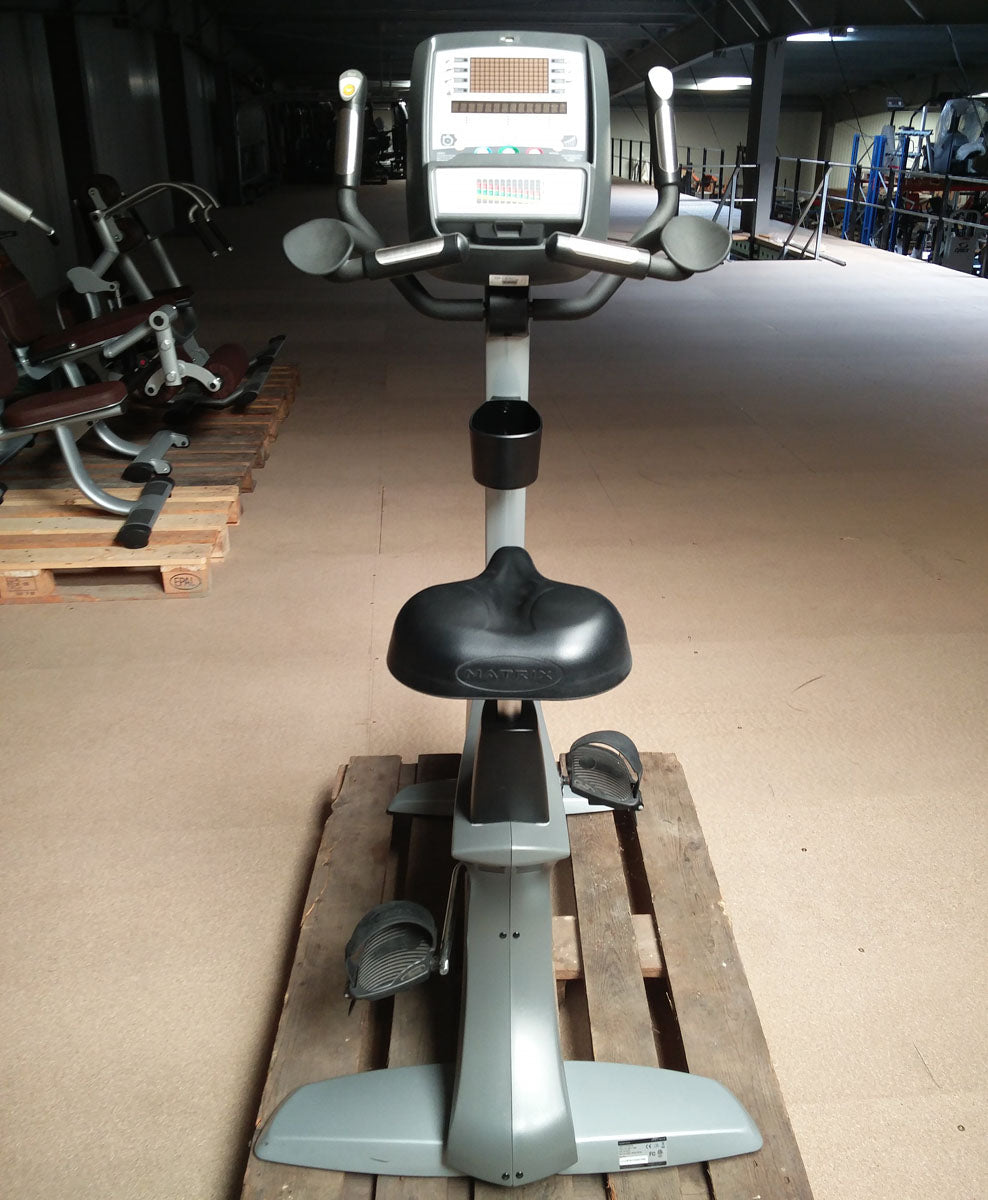Ausdauergeräte Set 8 Stk von Matrix, junge Cardiogeräte, neue Modelle, Ascent Trainer, Laufbänder, Ergometer, Recumbent etc, gebraucht - überholter Zustand