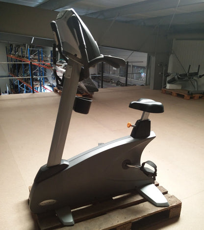 Ausdauergeräte Set 8 Stk von Matrix, junge Cardiogeräte, neue Modelle, Ascent Trainer, Laufbänder, Ergometer, Recumbent etc, gebraucht - überholter Zustand